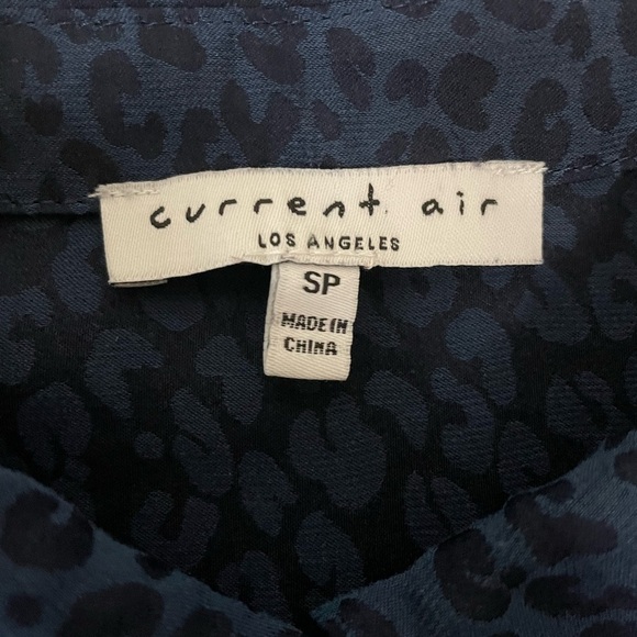 Current Air Blue Animal Print Blouse Ruffle Asymmetric Sleeve Size Small - Picture 2 of 7